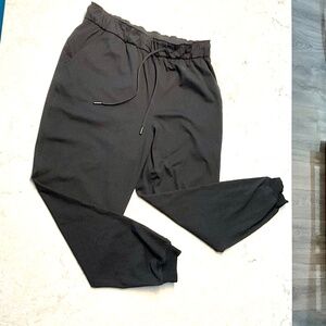 Lululemon size 12 black joggers